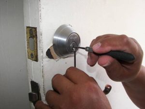 image of person picking a lock